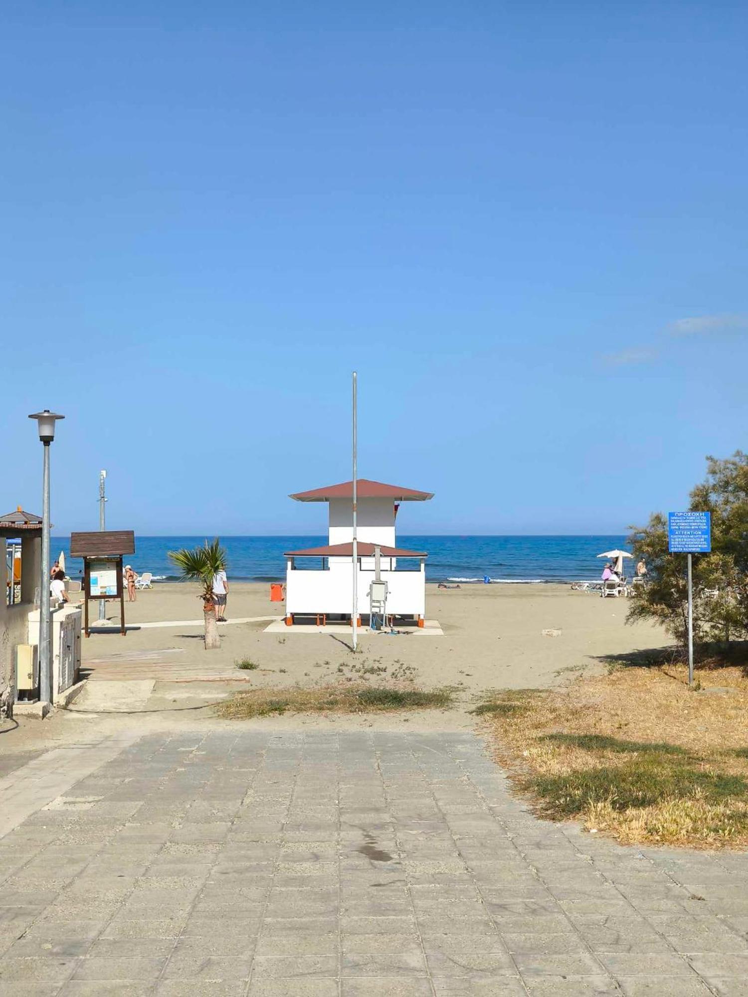 13 Sandy Beach Mackenzie Lárnaca Exterior foto